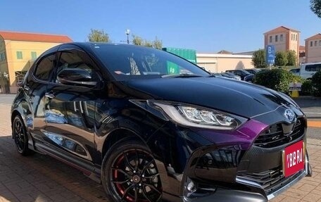 Toyota Yaris, 2022 год, 730 000 рублей, 1 фотография