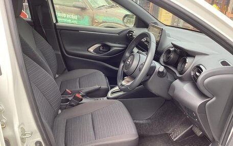 Toyota Yaris, 2022 год, 690 000 рублей, 7 фотография