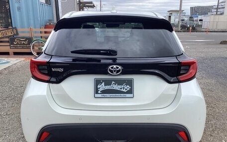 Toyota Yaris, 2022 год, 690 000 рублей, 5 фотография