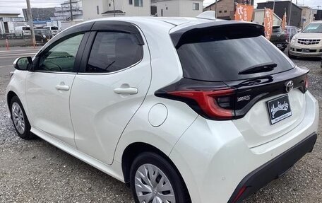 Toyota Yaris, 2022 год, 690 000 рублей, 4 фотография