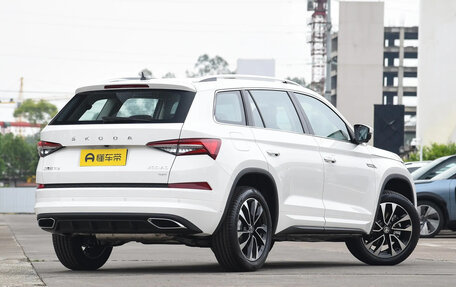 Skoda Kodiaq I, 2025 год, 2 450 000 рублей, 6 фотография