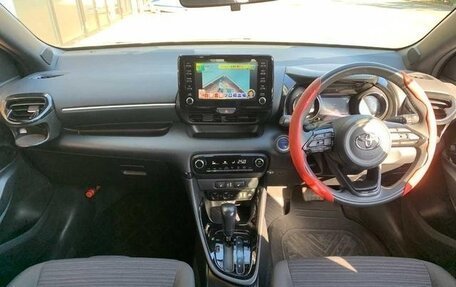 Toyota Yaris, 2022 год, 730 000 рублей, 8 фотография