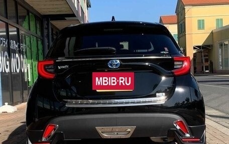 Toyota Yaris, 2022 год, 730 000 рублей, 4 фотография