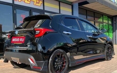 Toyota Yaris, 2022 год, 730 000 рублей, 3 фотография