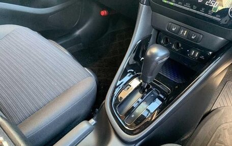 Toyota Yaris, 2022 год, 730 000 рублей, 16 фотография