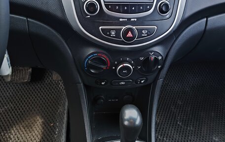 Hyundai Solaris II рестайлинг, 2013 год, 800 000 рублей, 10 фотография