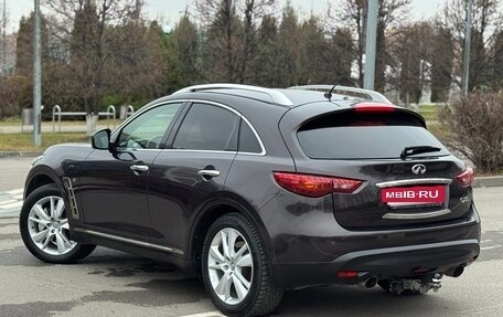 Infiniti QX70, 2014 год, 2 500 000 рублей, 5 фотография