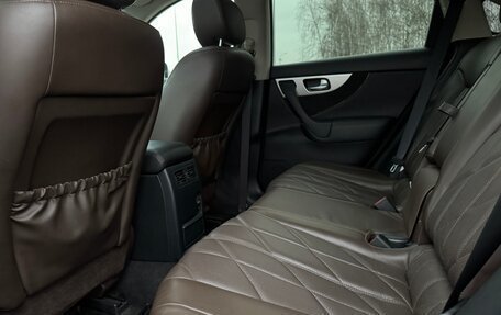 Infiniti QX70, 2014 год, 2 500 000 рублей, 38 фотография