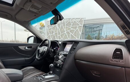 Infiniti QX70, 2014 год, 2 500 000 рублей, 29 фотография