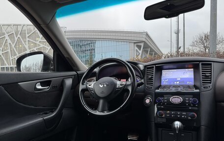Infiniti QX70, 2014 год, 2 500 000 рублей, 39 фотография