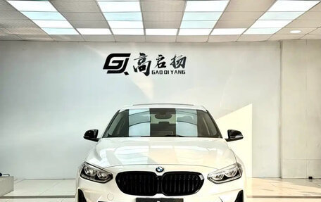 BMW 1 серия, 2022 год, 1 400 000 рублей, 2 фотография