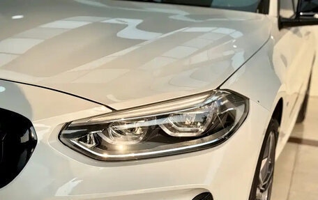 BMW 1 серия, 2022 год, 1 400 000 рублей, 9 фотография