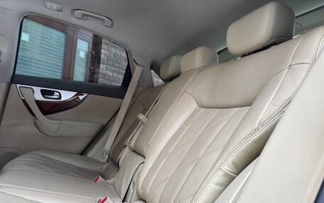 Infiniti QX70, 2017 год, 2 890 000 рублей, 29 фотография