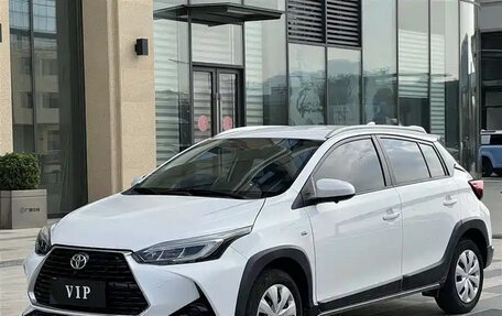 Toyota Yaris XP150 рестайлинг, 2022 год, 1 370 069 рублей, 1 фотография