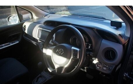 Toyota Vitz, 2014 год, 549 000 рублей, 8 фотография