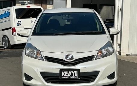 Toyota Vitz, 2015 год, 590 000 рублей, 2 фотография