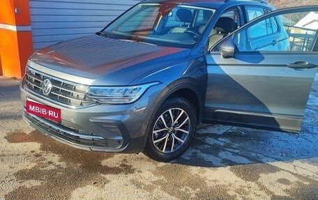 Volkswagen Tiguan II, 2021 год, 2 832 000 рублей, 1 фотография