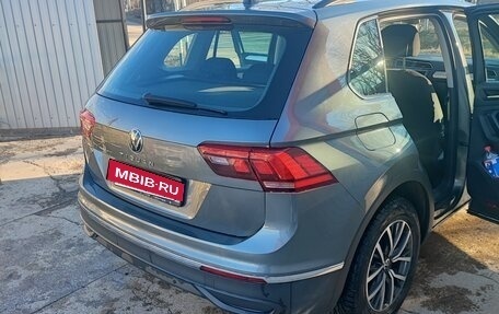 Volkswagen Tiguan II, 2021 год, 2 832 000 рублей, 3 фотография