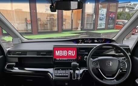 Honda Stepwgn IV, 2017 год, 1 530 000 рублей, 6 фотография