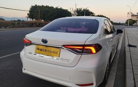 Toyota Corolla, 2021 год, 1 350 000 рублей, 5 фотография