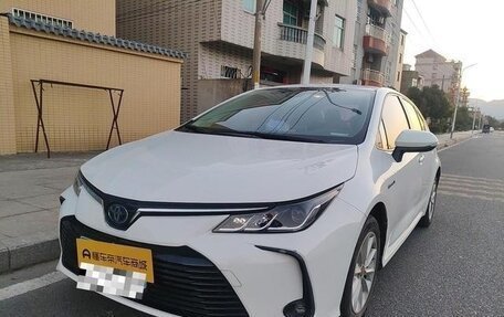 Toyota Corolla, 2021 год, 1 350 000 рублей, 2 фотография