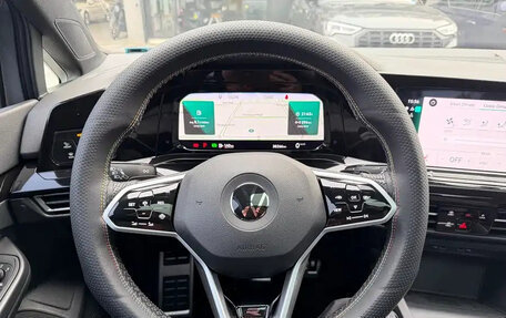 Volkswagen Golf VIII, 2022 год, 1 500 000 рублей, 11 фотография