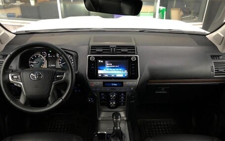 Toyota Land Cruiser Prado 150 рестайлинг 2, 2018 год, 1 300 000 рублей, 11 фотография