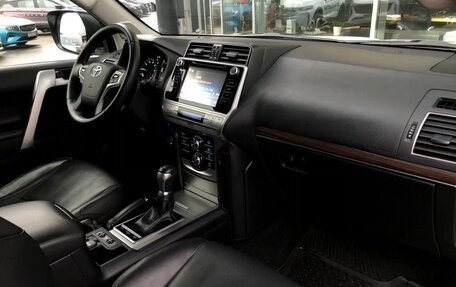 Toyota Land Cruiser Prado 150 рестайлинг 2, 2018 год, 1 300 000 рублей, 10 фотография