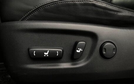 Toyota Land Cruiser Prado 150 рестайлинг 2, 2018 год, 1 300 000 рублей, 14 фотография