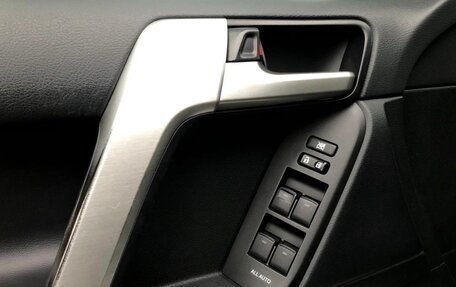 Toyota Land Cruiser Prado 150 рестайлинг 2, 2018 год, 1 300 000 рублей, 15 фотография