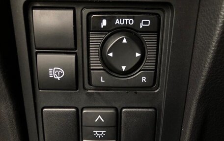 Toyota Land Cruiser Prado 150 рестайлинг 2, 2018 год, 1 300 000 рублей, 12 фотография