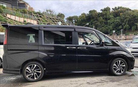 Honda Stepwgn IV, 2017 год, 1 590 000 рублей, 3 фотография