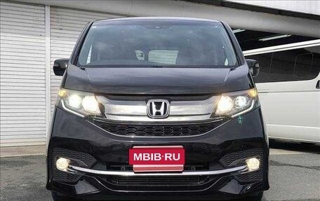 Honda Stepwgn IV, 2017 год, 1 590 000 рублей, 2 фотография