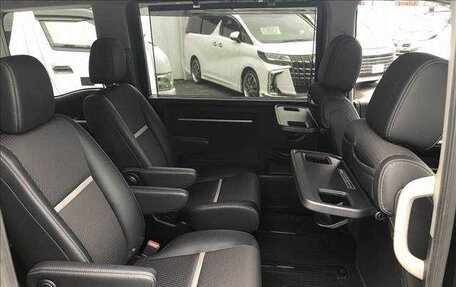 Honda Stepwgn IV, 2017 год, 1 590 000 рублей, 12 фотография