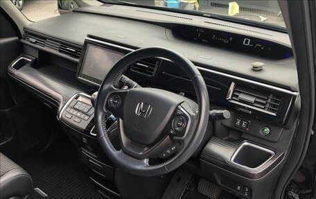 Honda Stepwgn IV, 2017 год, 1 590 000 рублей, 9 фотография