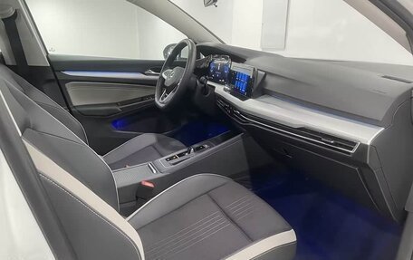 Volkswagen Golf VIII, 2024 год, 1 900 325 рублей, 13 фотография