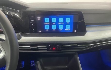 Volkswagen Golf VIII, 2024 год, 1 900 325 рублей, 11 фотография