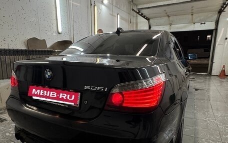 BMW 5 серия, 2003 год, 1 300 000 рублей, 11 фотография