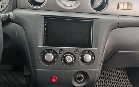 Mitsubishi Outlander III рестайлинг 3, 2006 год, 650 000 рублей, 8 фотография