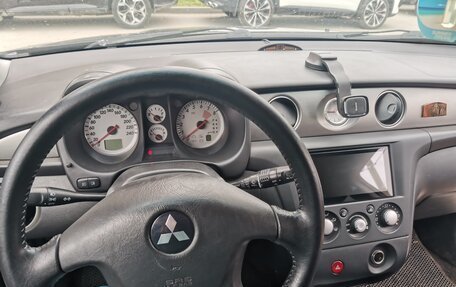 Mitsubishi Outlander III рестайлинг 3, 2006 год, 650 000 рублей, 6 фотография