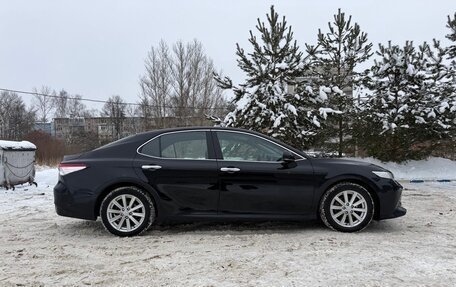 Toyota Camry, 2019 год, 1 850 000 рублей, 6 фотография