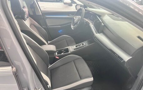 Volkswagen Golf VIII, 2024 год, 1 950 325 рублей, 12 фотография