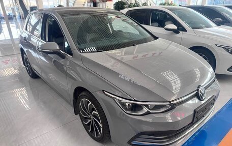 Volkswagen Golf VIII, 2024 год, 1 950 325 рублей, 3 фотография