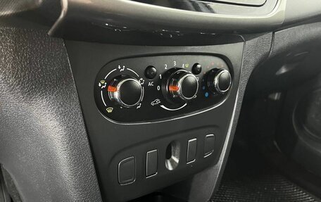 Renault Logan II, 2015 год, 497 000 рублей, 14 фотография