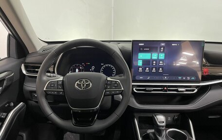 Toyota Highlander, 2025 год, 5 650 000 рублей, 19 фотография