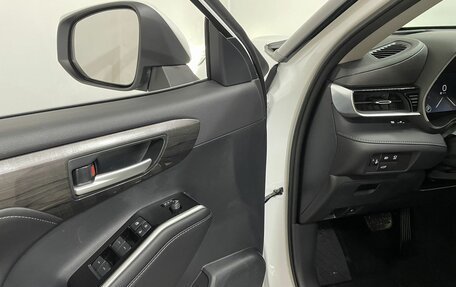 Toyota Highlander, 2025 год, 5 650 000 рублей, 24 фотография