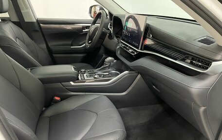 Toyota Highlander, 2025 год, 5 650 000 рублей, 26 фотография