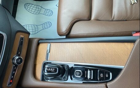 Volvo XC90 II рестайлинг, 2019 год, 3 400 000 рублей, 15 фотография