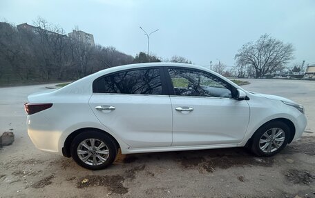 KIA Rio IV, 2017 год, 1 300 000 рублей, 6 фотография