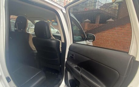 Mitsubishi Outlander III рестайлинг 3, 2014 год, 1 990 000 рублей, 7 фотография